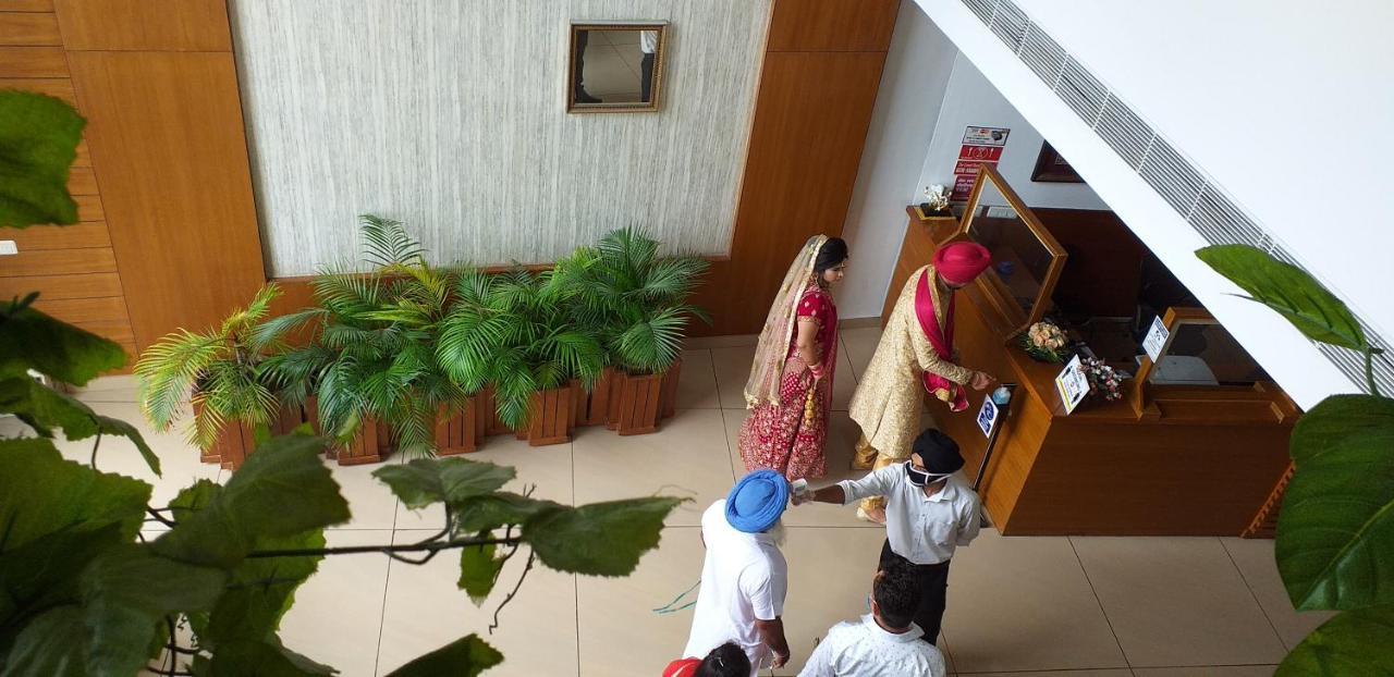 Grand Hotel Nawanshahr Nawashahr Bagian luar foto
