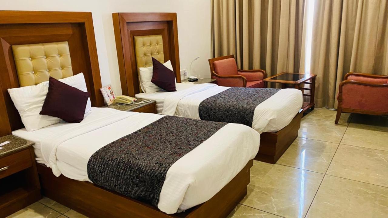 Grand Hotel Nawanshahr Nawashahr Bagian luar foto