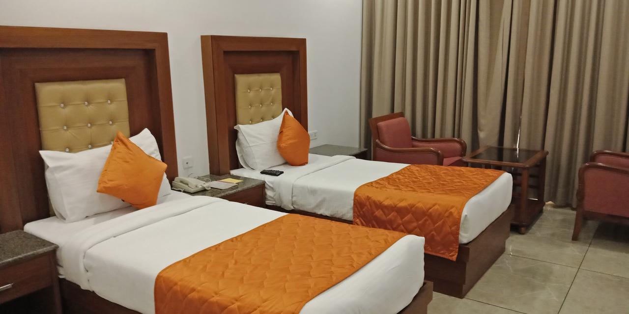 Grand Hotel Nawanshahr Nawashahr Bagian luar foto