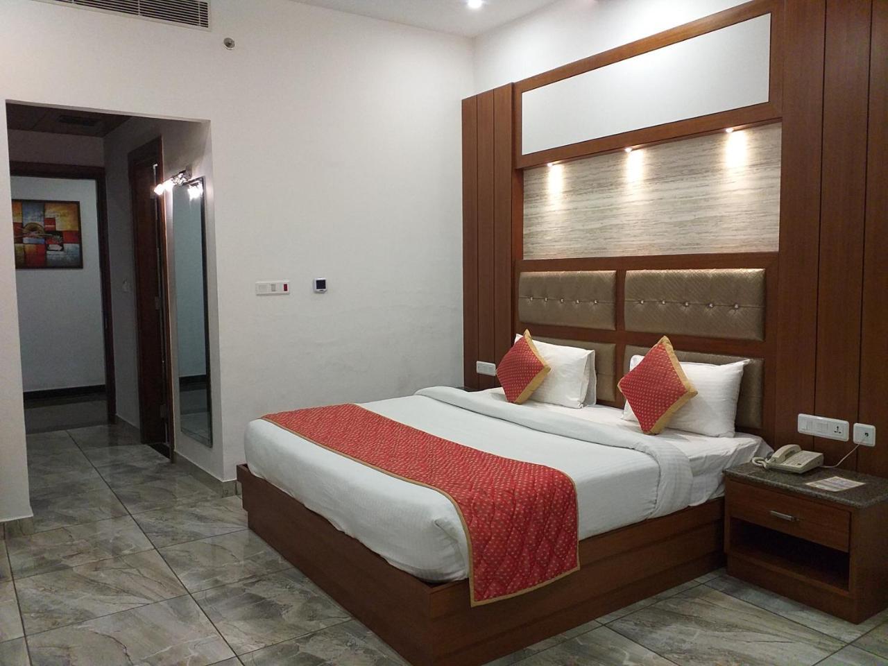 Grand Hotel Nawanshahr Nawashahr Bagian luar foto
