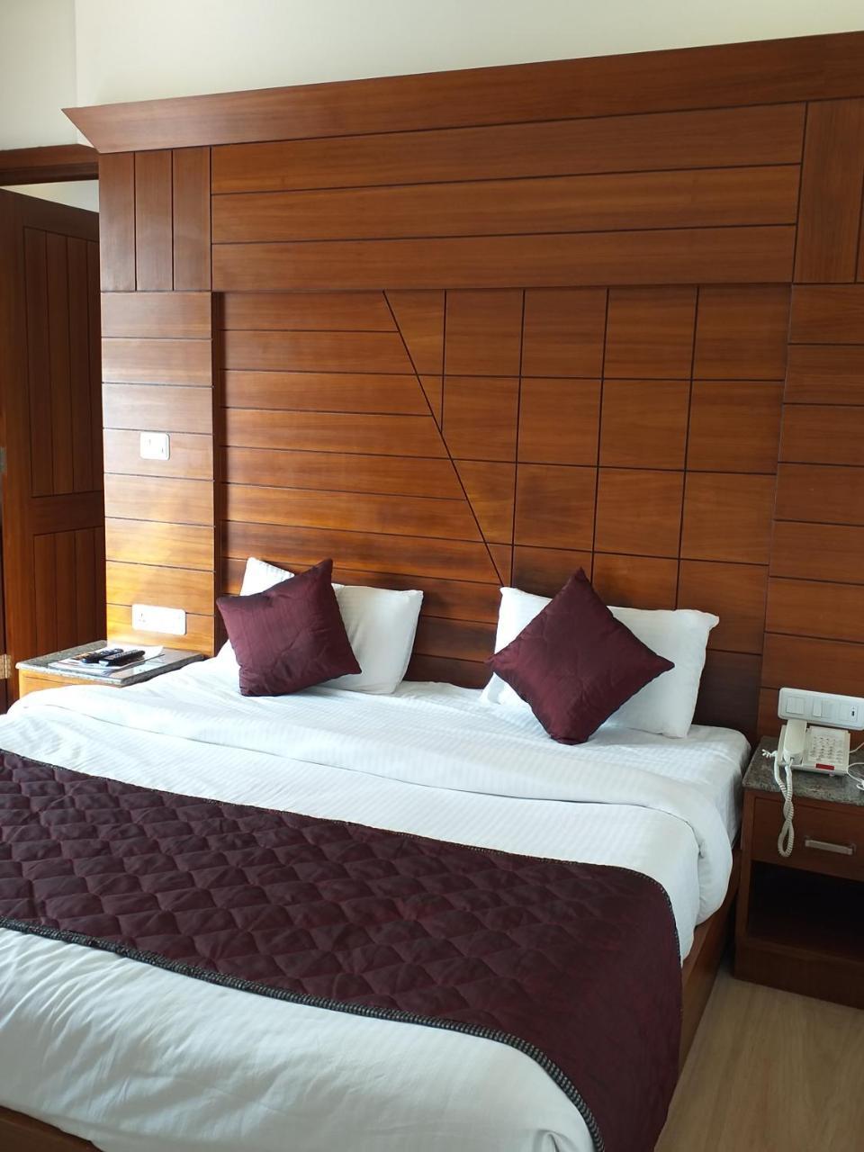 Grand Hotel Nawanshahr Nawashahr Bagian luar foto