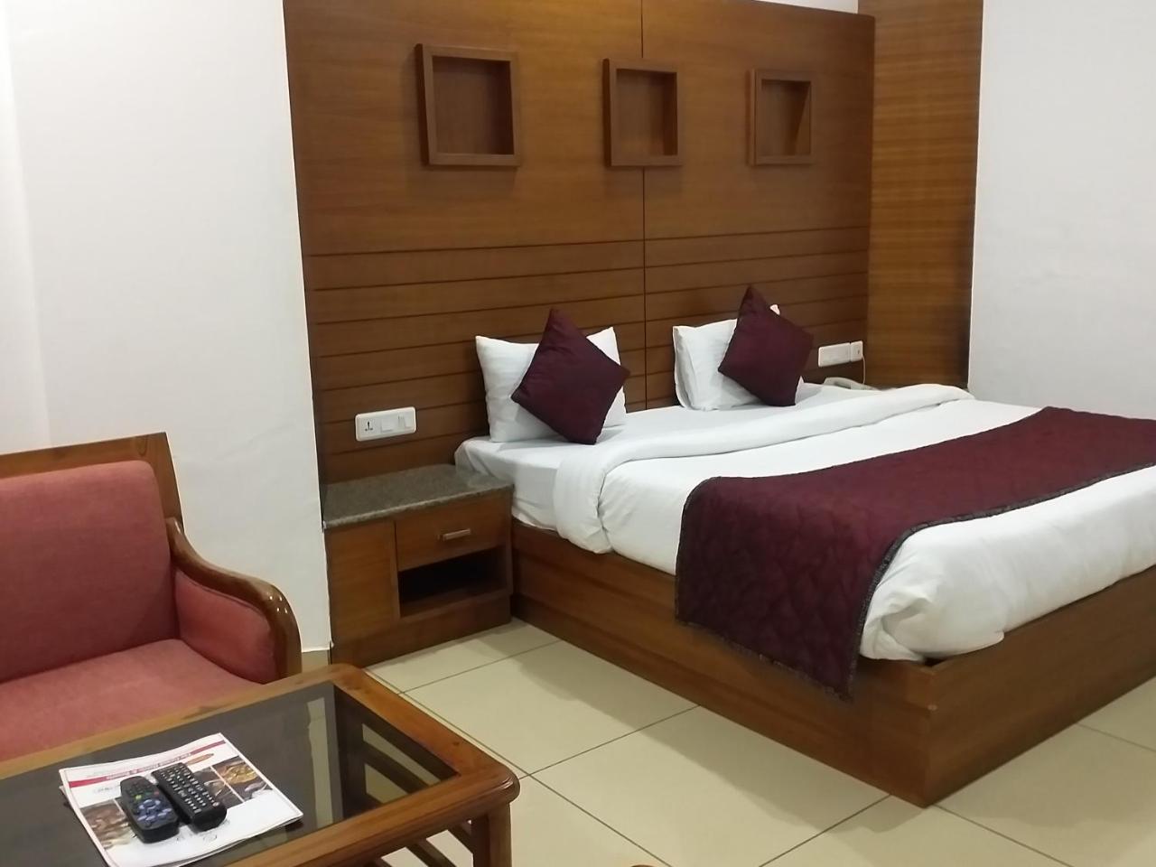 Grand Hotel Nawanshahr Nawashahr Bagian luar foto