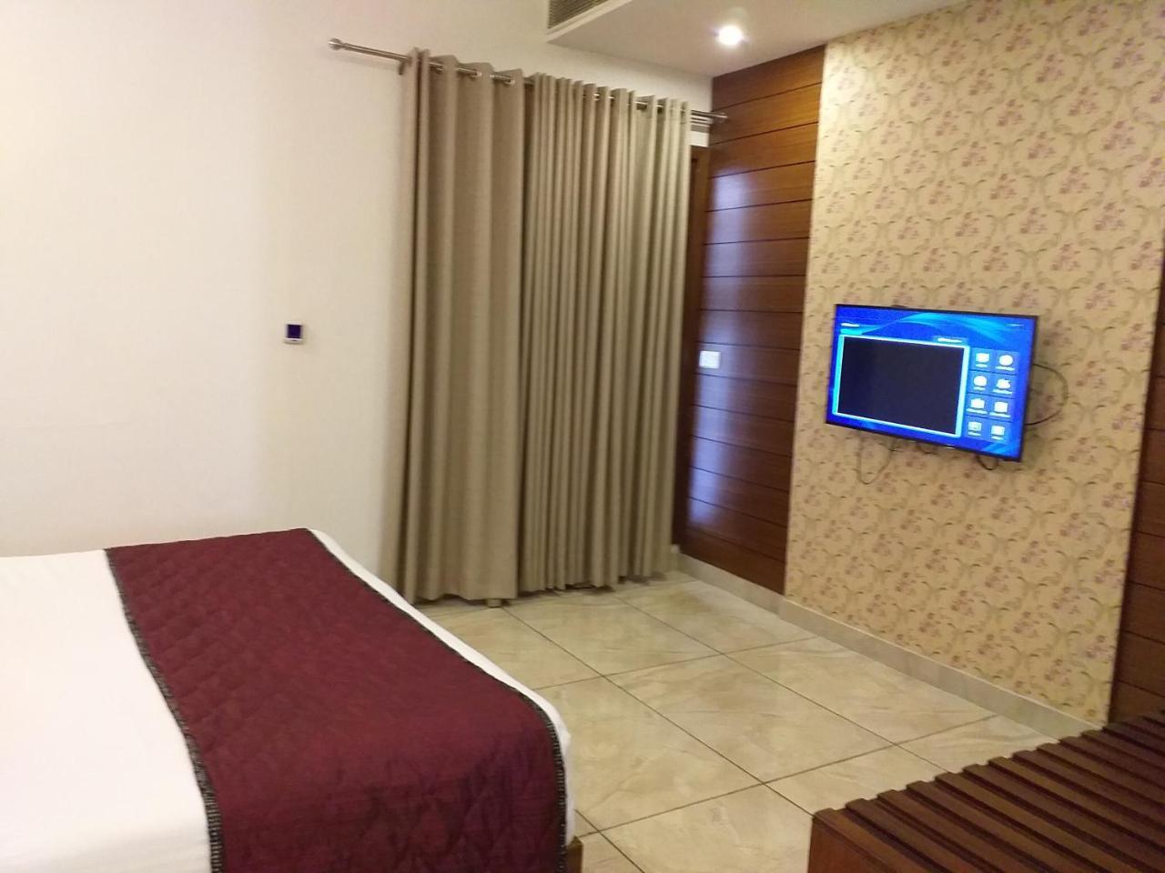 Grand Hotel Nawanshahr Nawashahr Bagian luar foto