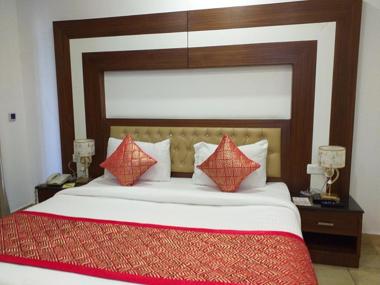 Grand Hotel Nawanshahr Nawashahr Bagian luar foto